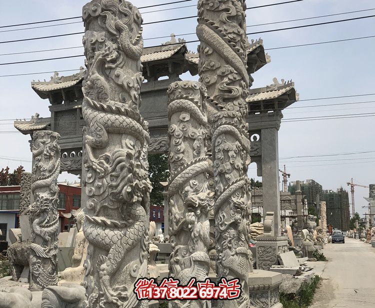 精美石雕龍柱擺件，為寺院景觀增添華麗風(fēng)采