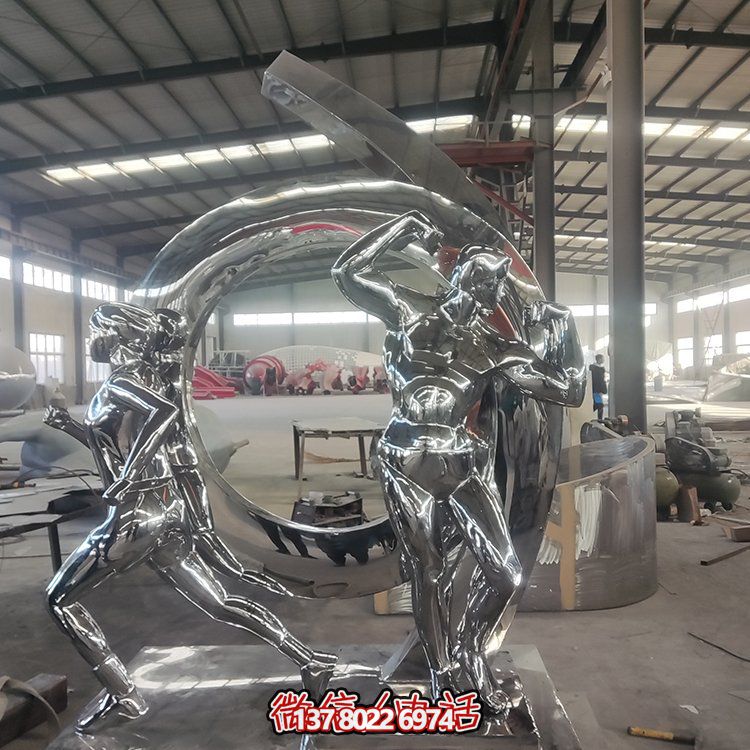 不銹鋼鏡面抽象雕塑，激發(fā)運(yùn)動與園林景觀的靈感