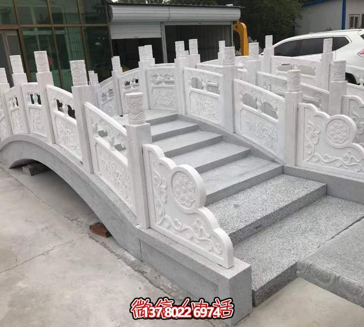 美麗的漢白玉石拱橋，伴您一路暢游！