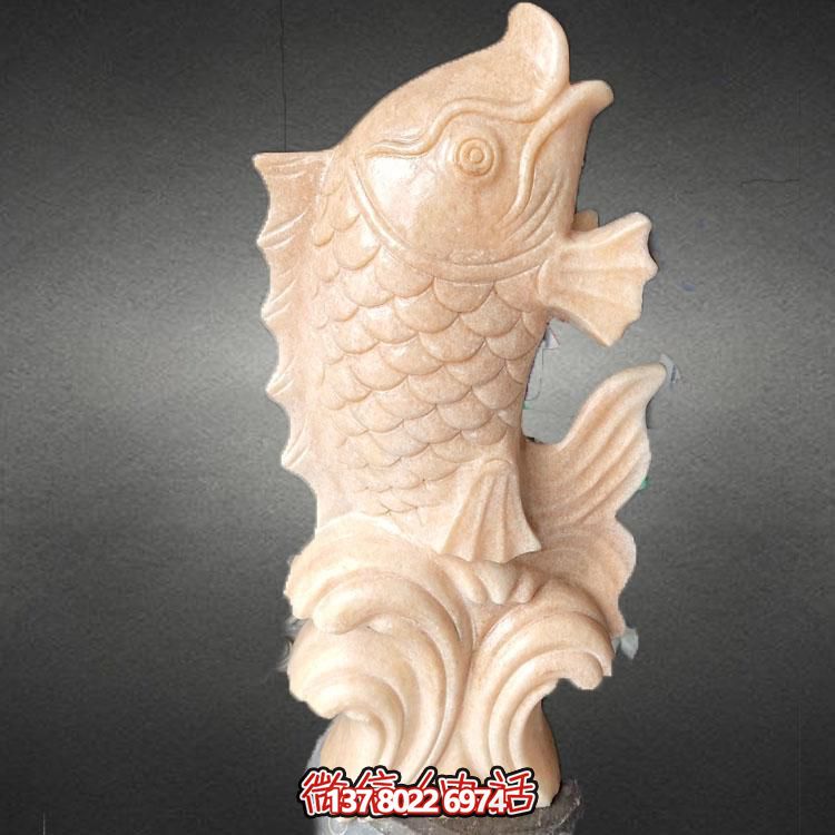 集大理石石雕、水景擺件、鯉魚(yú)雕塑于一體的精美藝術(shù)品