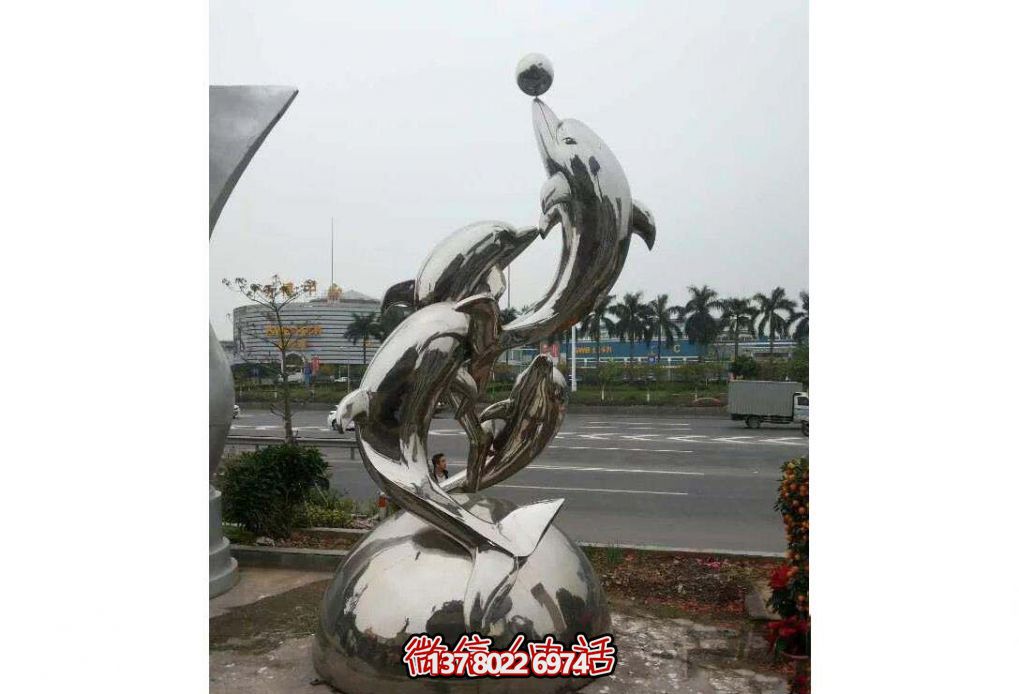 不銹鋼海豚雕塑，玩起來讓街道飛躍！
