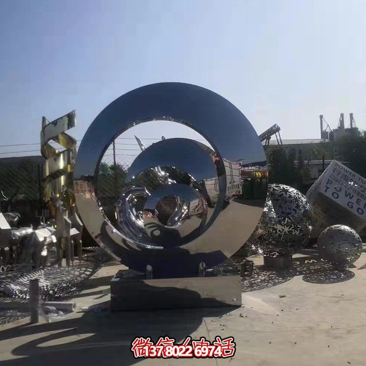 不銹鋼抽象幾何雕塑，鏡面圓環(huán)裝飾廣場、園林
