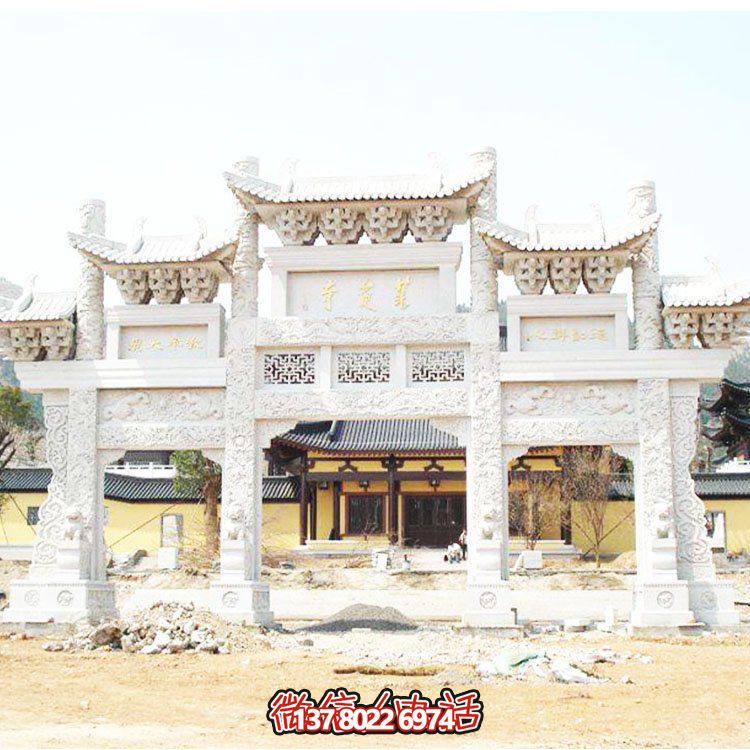 精細工藝刻石牌坊，裝點小區(qū)村口