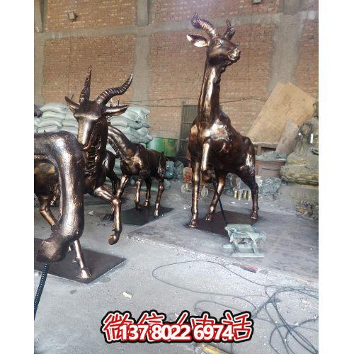 大型梅花鹿銅雕雕塑，裝點(diǎn)別墅小區(qū)