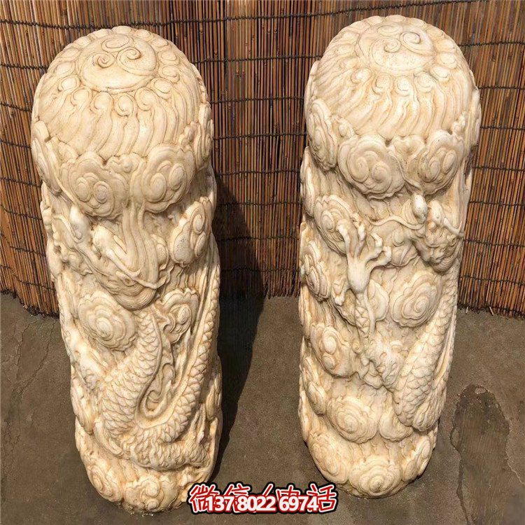 精美石柱浮雕擺件，添上龍庭院門口的濃濃文化氣息