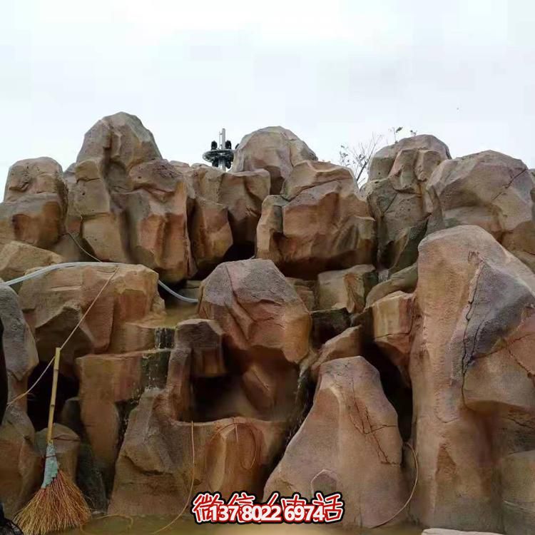 精致假山水泥裝飾游樂園，為小區(qū)提供無盡樂趣