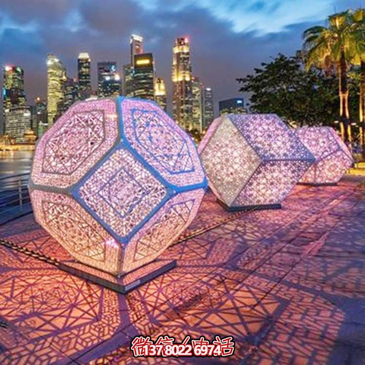 創(chuàng)意不銹鋼鏤空景觀雕塑，添彩美化戶外廣場(chǎng)