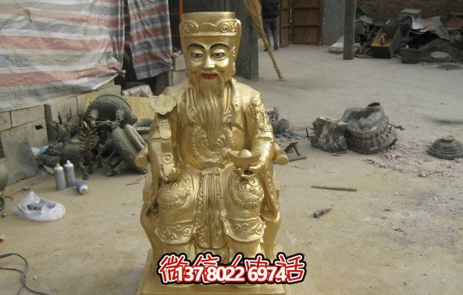 手工制作的供奉佛像，傳承古老文化的精粹