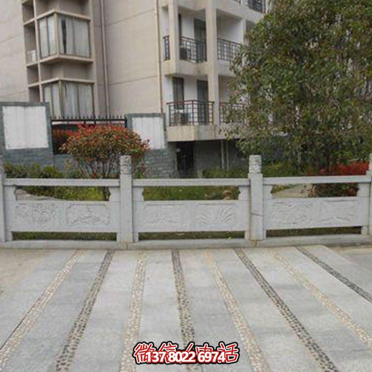 高品質(zhì)青石雕刻欄桿欄板，為您的小區(qū)裝飾添彩