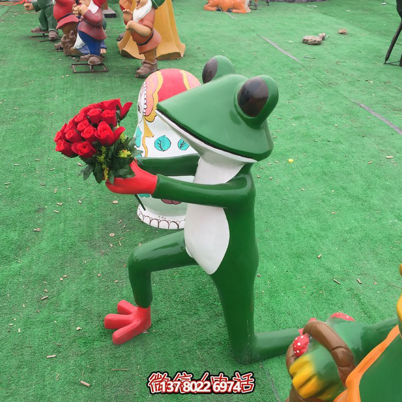 玻璃鋼雕塑，玫瑰青蛙拿玻璃公園裝飾