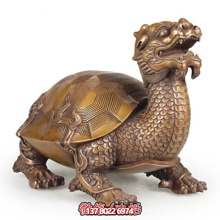 巨型銅雕龍龜?shù)袼?，拙樸寺廟裝點(diǎn)