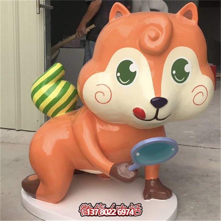 玻璃鋼結(jié)構(gòu)兒童樂園，卡通松鼠公仔裝飾