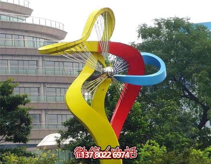 美輪美奐的不銹鋼彩虹舞景觀雕塑，點(diǎn)綴小區(qū)環(huán)境