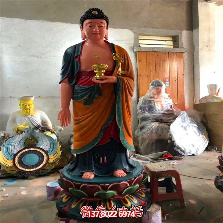 玻璃鋼彩繪神佛三圣雕塑，為景區(qū)大型景觀裝飾品