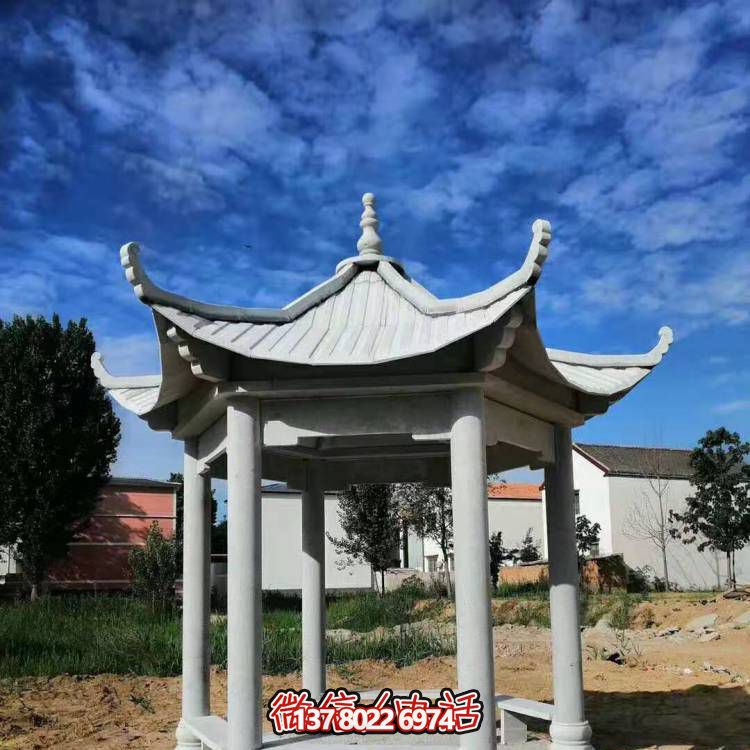 仿古休閑涼亭，天然青石擺放于戶外村莊