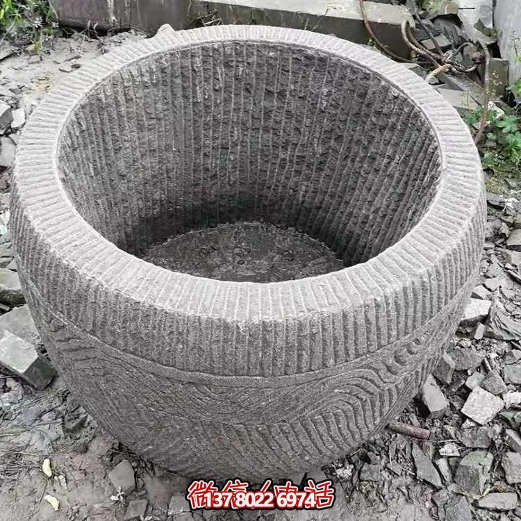 古老石槽，精致圓形養(yǎng)魚水缸