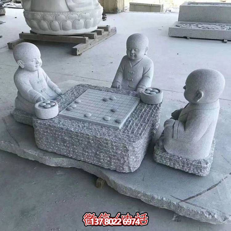 花崗巖雕像裝點庭院，打造精致奇趣景觀