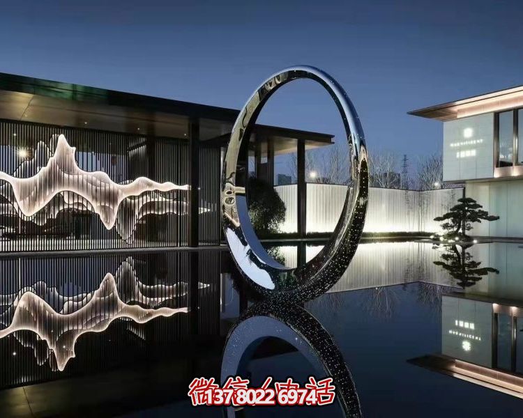 不銹鋼圓環(huán)雕塑，點綴園林別墅水池