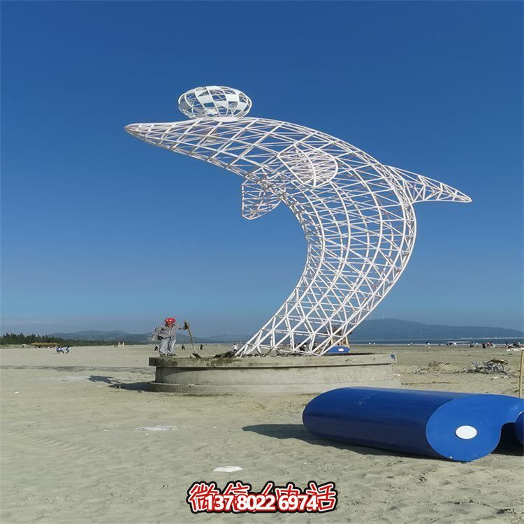 不銹鋼海豚鏤空雕塑，點(diǎn)綴大型景觀廣場(chǎng)