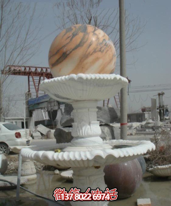 公園完美融合大理石、風(fēng)水球、噴泉和雕塑的美景