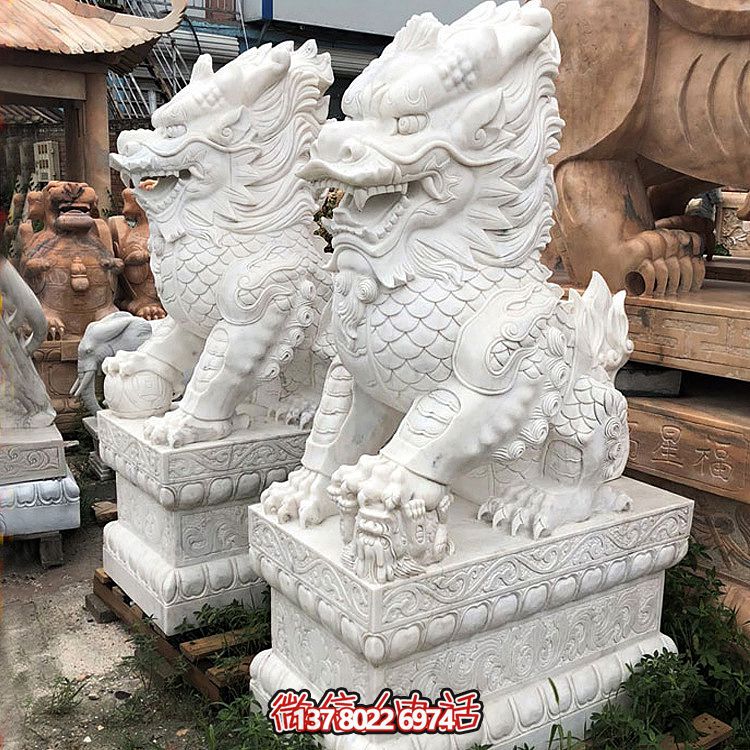 大型漢白玉石雕麒麟雕塑，為您的庭院門口增添獨(dú)特景觀