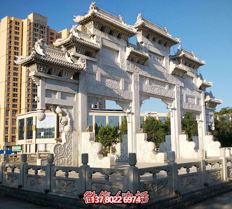 精美石雕牌坊，給城市的小區(qū)增添了一抹精致的文化氣息