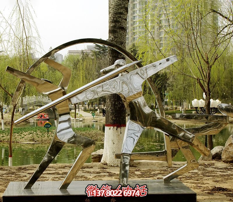 不銹鋼鏡面標(biāo)槍雕塑——精致、創(chuàng)意、華美