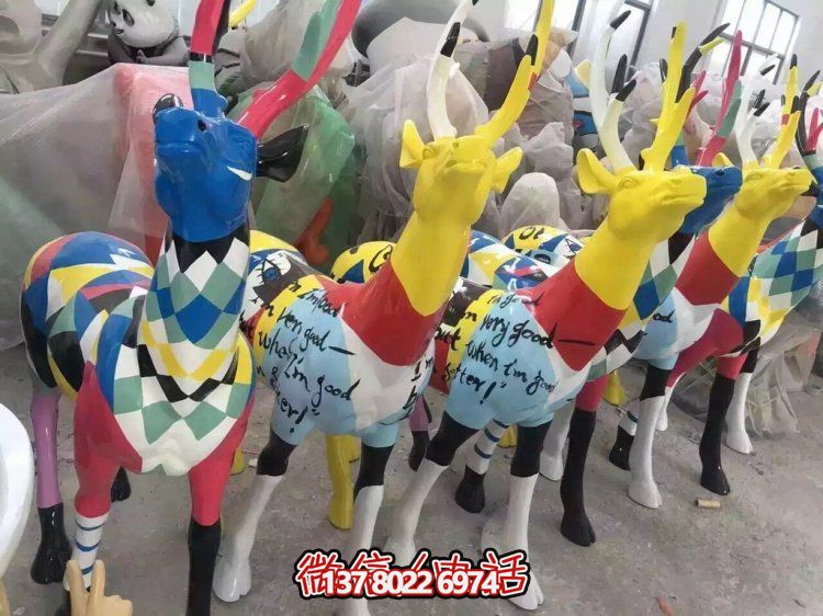 彩繪玻璃鋼鹿雕塑，商場(chǎng)、兒童樂園風(fēng)格擺件
