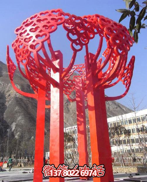室內(nèi)不銹鋼心形雕塑，點(diǎn)綴別墅景區(qū)美景