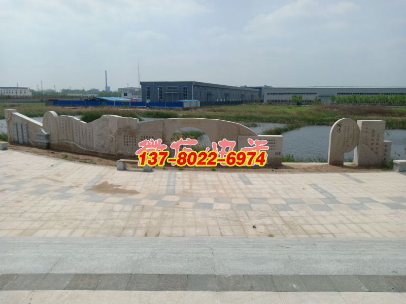 蘆葦湖景墻：半月臺四君子，長30米，高2